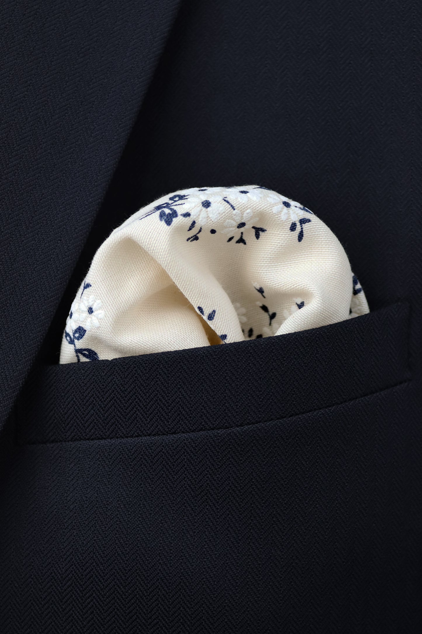 100% Cotton Floral Print Bow Tie - Cream & Navy