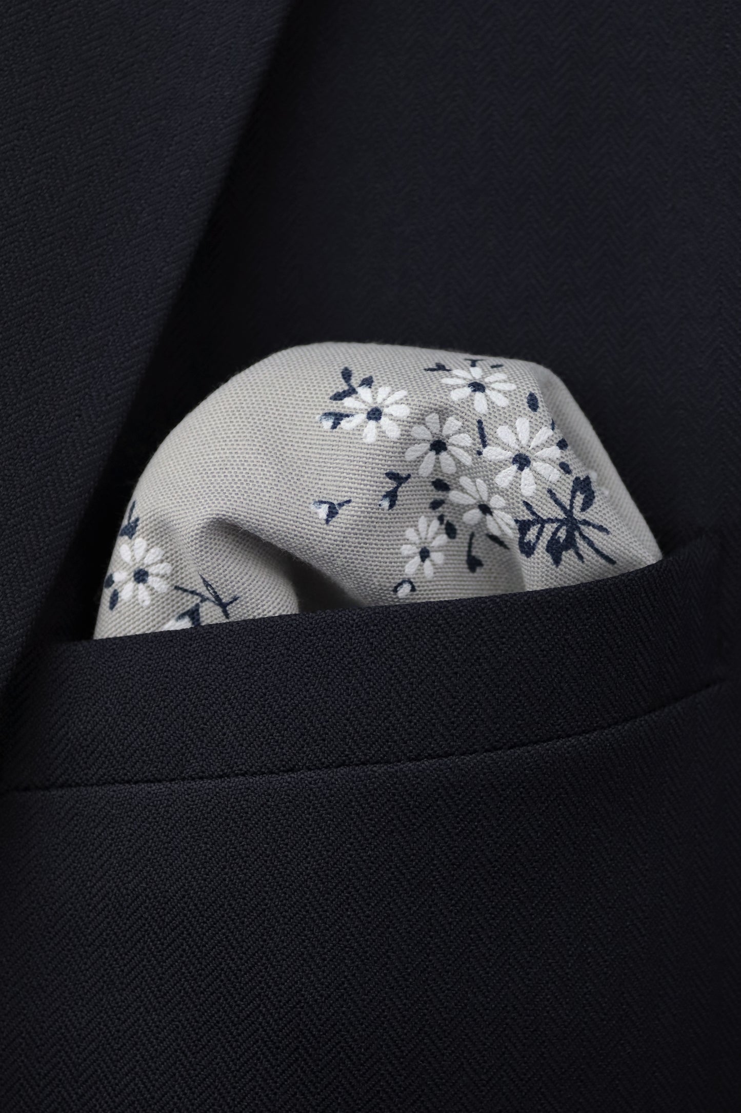 100% Cotton Floral Print Bow Tie - Grey & Navy